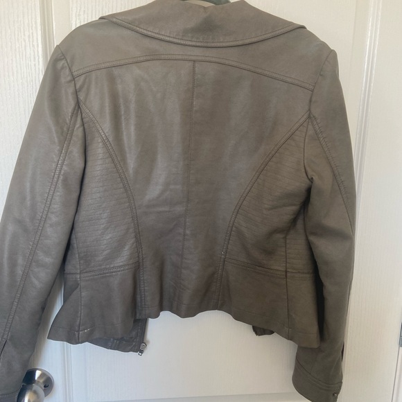 Grey pleather jacket - Picture 2 of 4